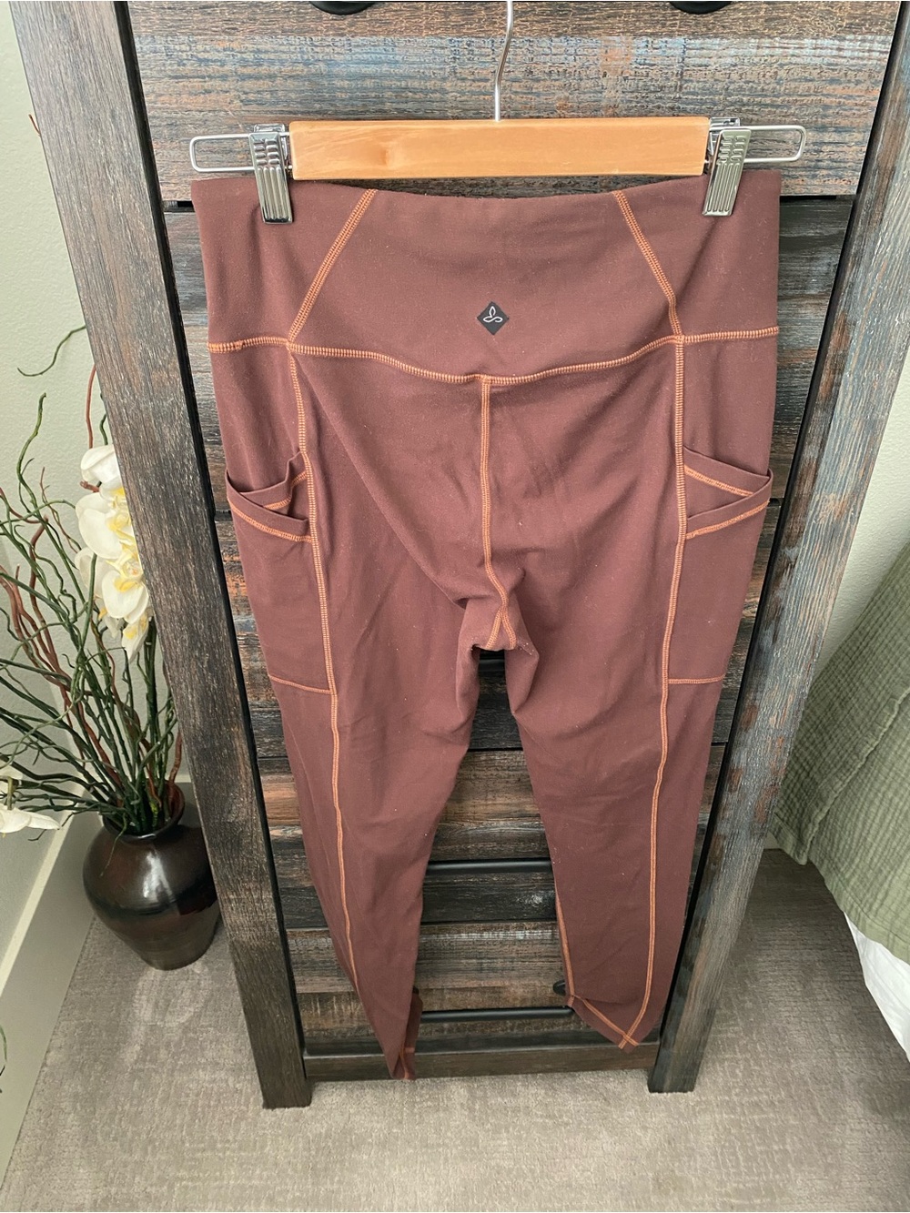 PRANA Brown Athletic Leggings with Side Pockets - Size M